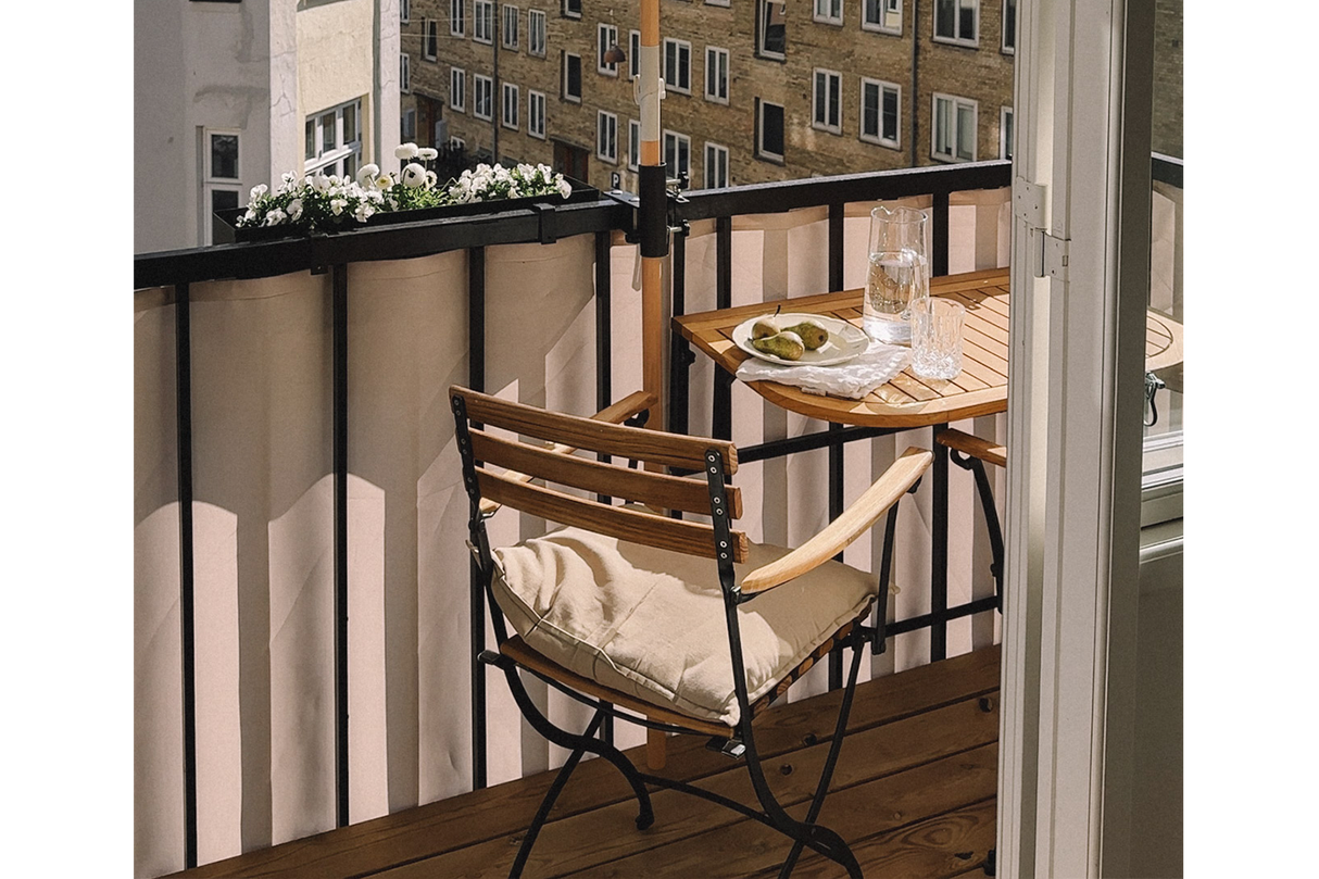 Ida teak hanging table 80 x 50 cm