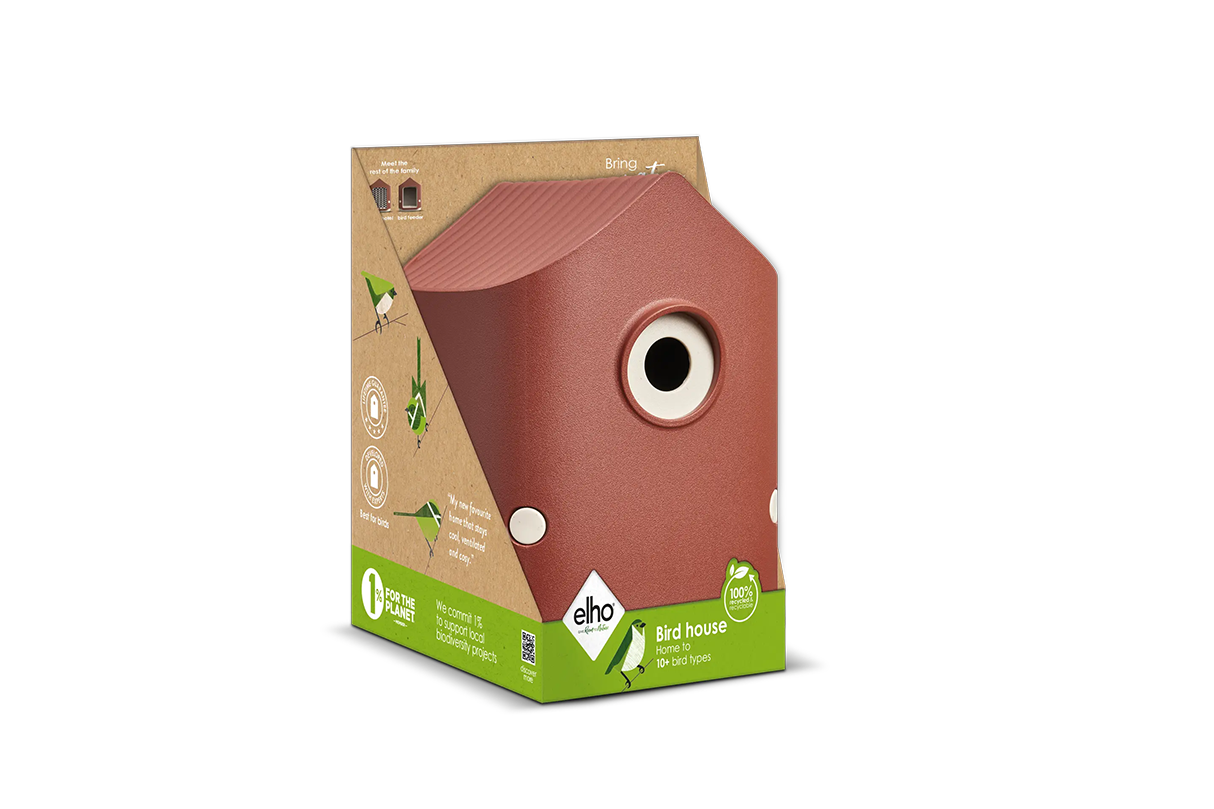 Cosy bird house