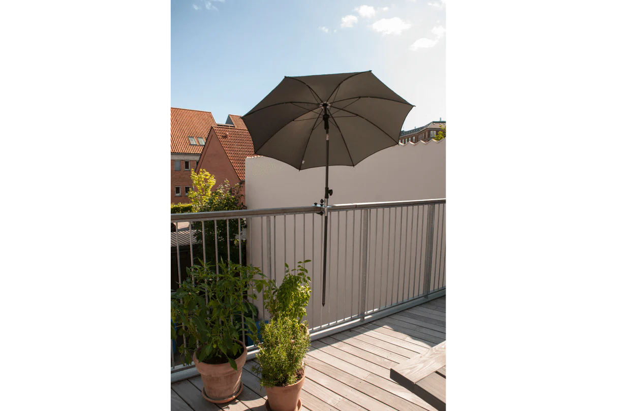 Ellen solid color parasol with tilt Ø130 cm