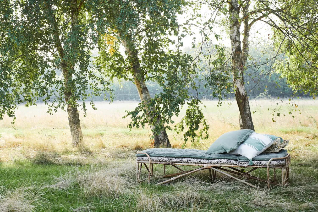 Pinstriped cushion cover with fringes 50 × 50 cm