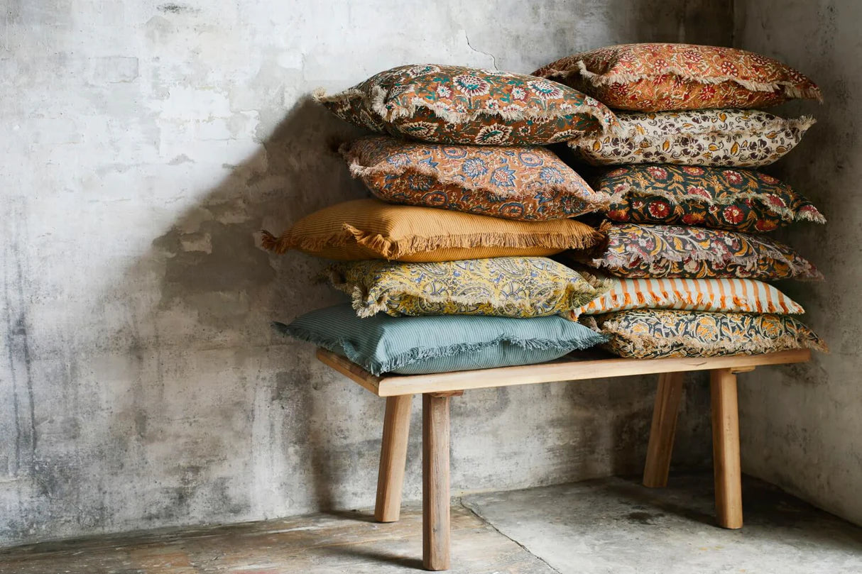 Pinstriped cushion cover with fringes 50 × 50 cm