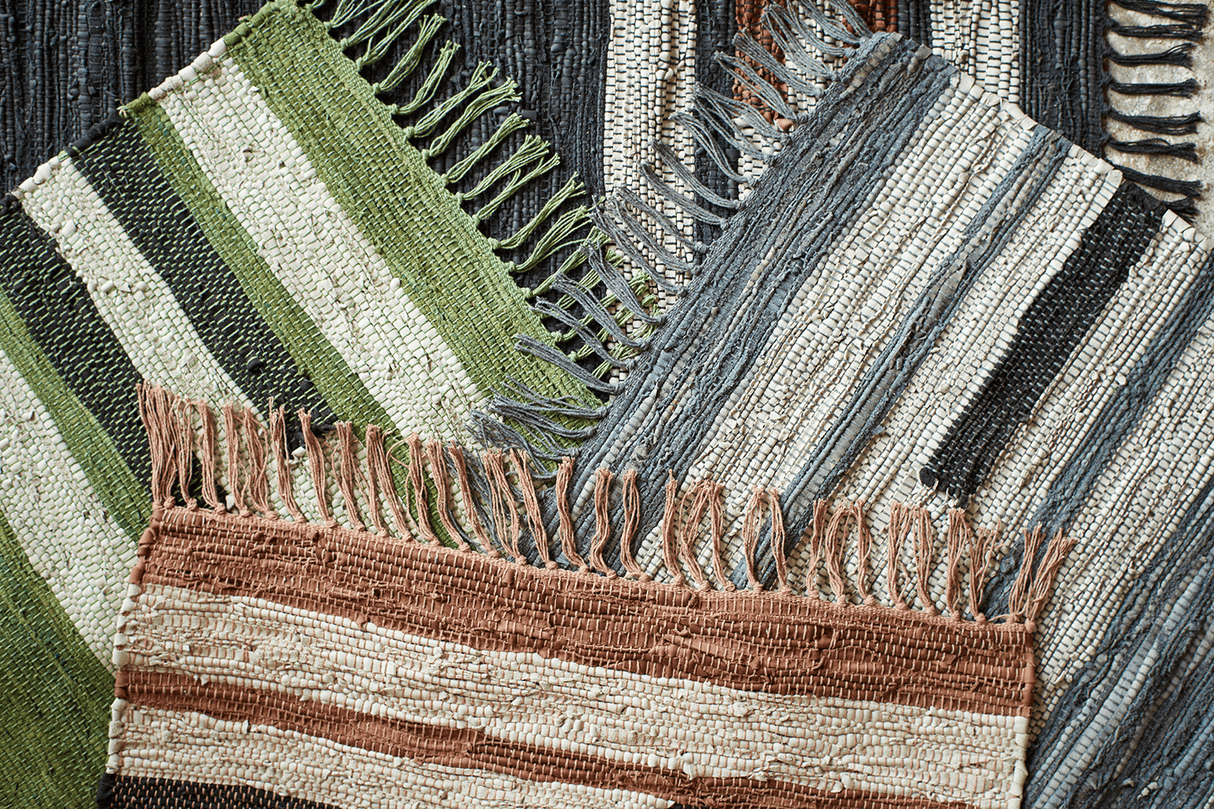 Rug made of recycled leather 70 x 140 cm