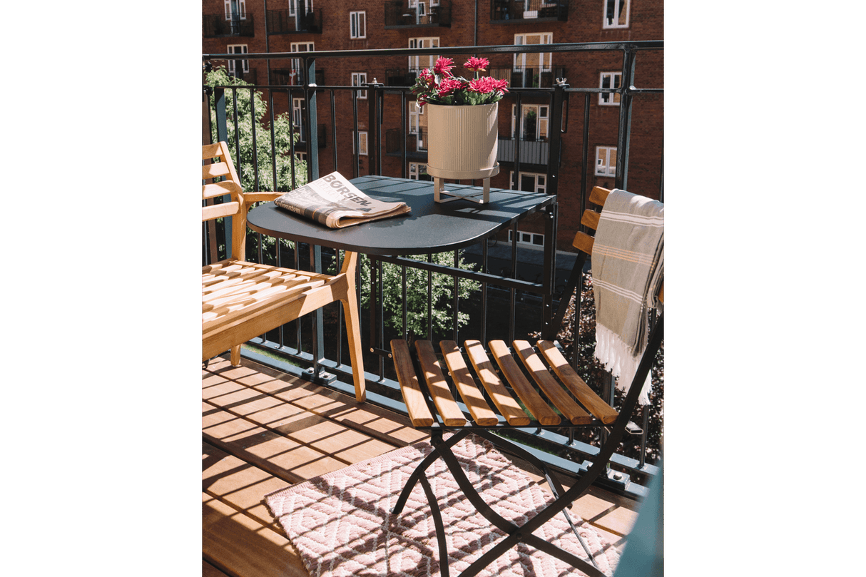 Katinka eucalyptus folding chair