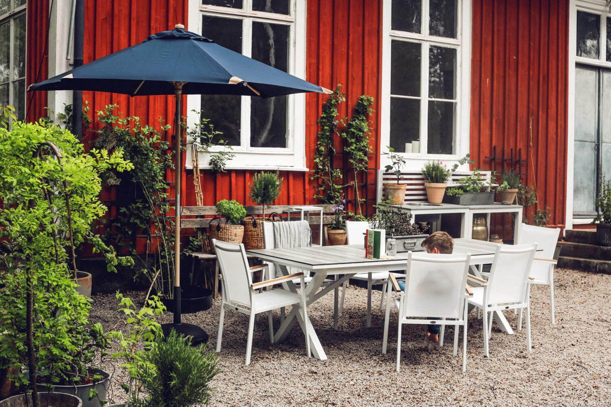 Trieste solid color parasol with tilt Ø250 cm