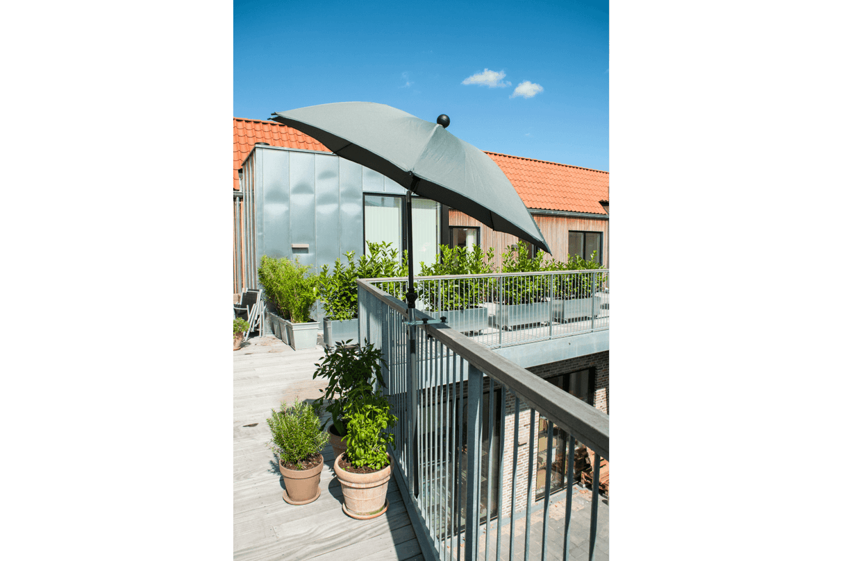 Ellen solid color parasol with tilt Ø130 cm