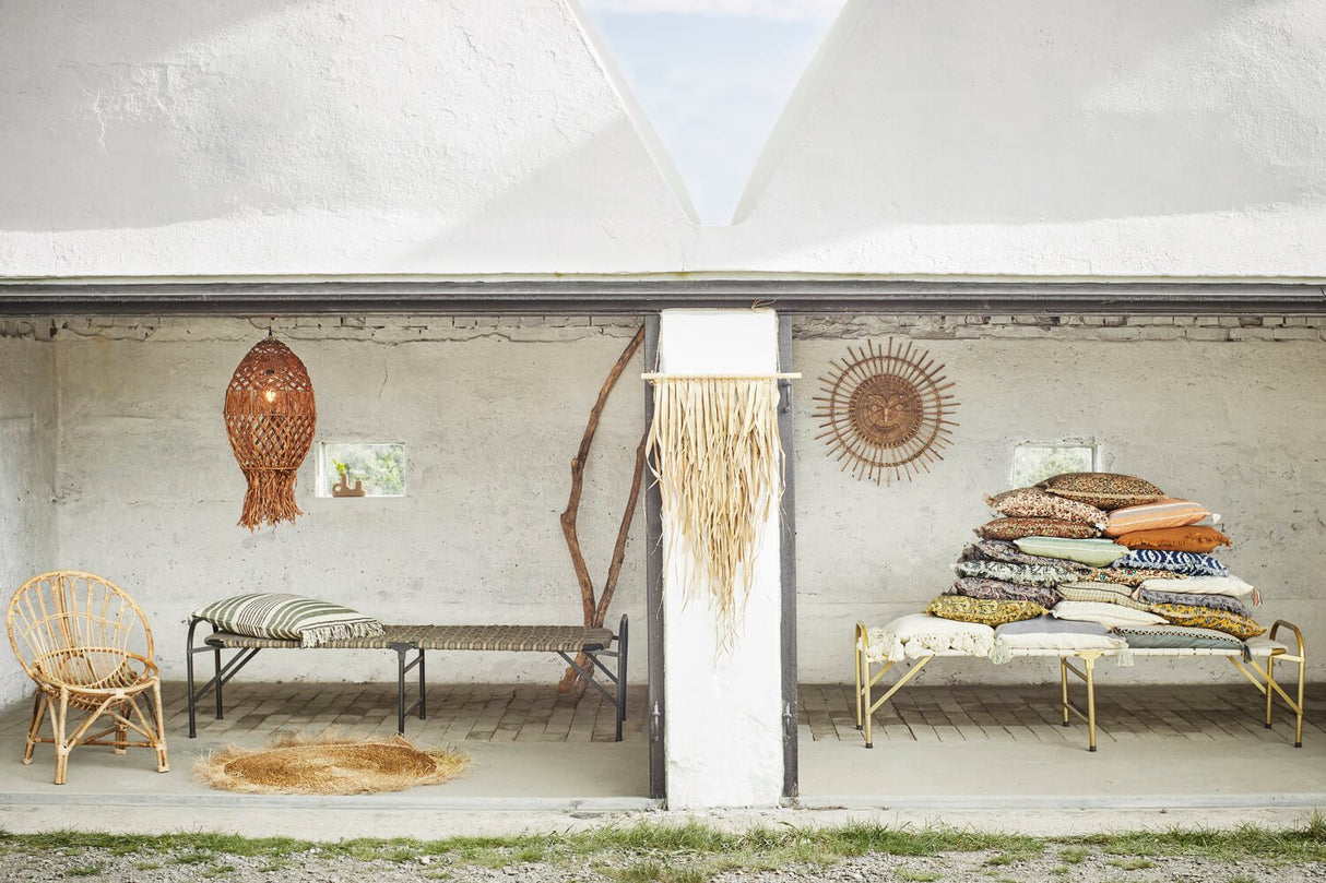 Pillowcase with pattern and frills 50 x 50 cm