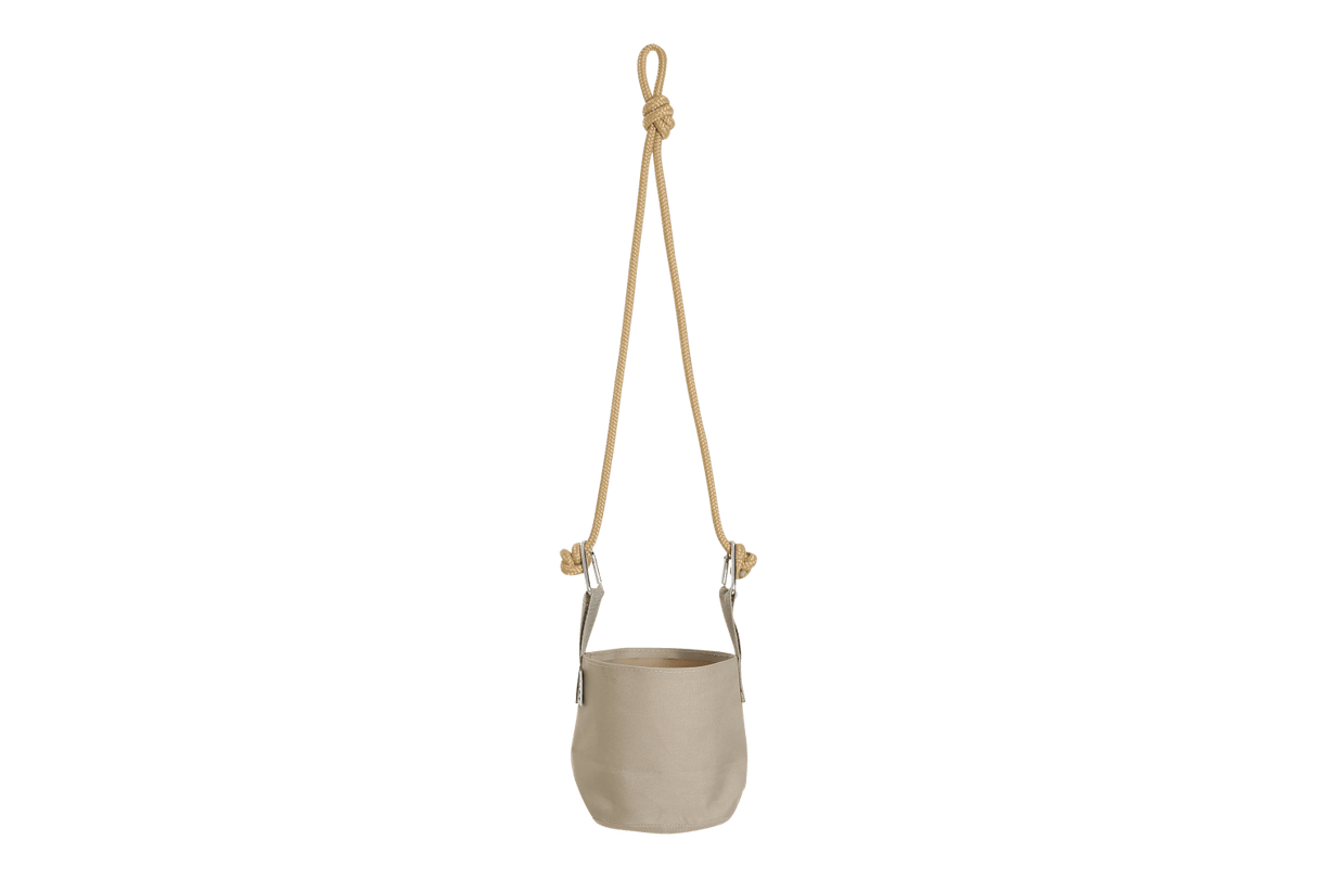 Single hanging flowerpot
