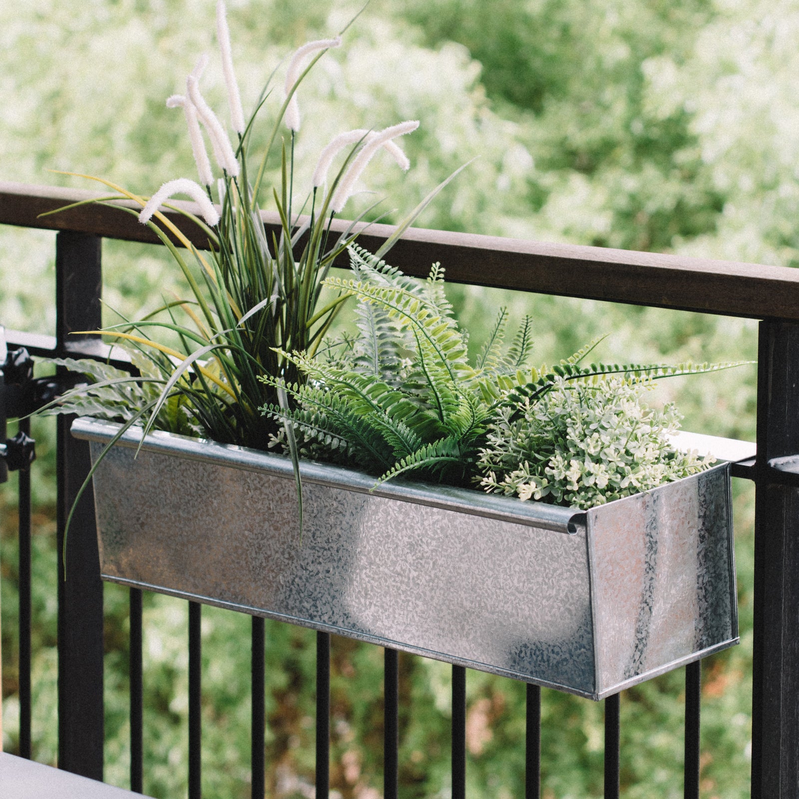 What to measure before buying balcony boxes