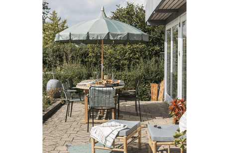 Aisha solid color parasol with tilt Ø200 cm