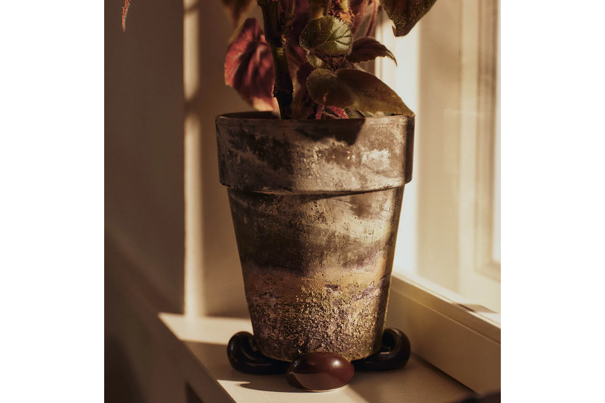Nube planter feet
