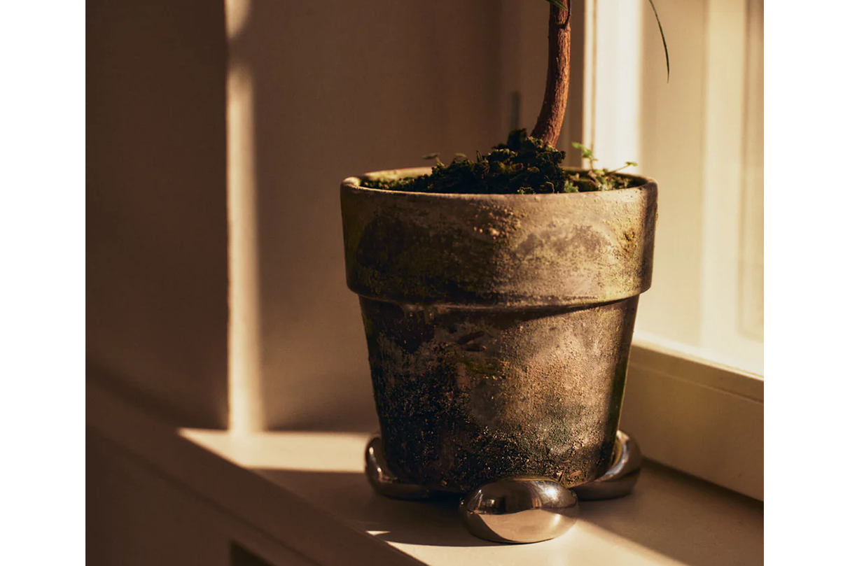 Nube planter feet