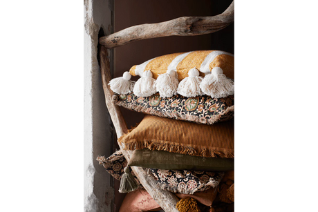 Pinstriped cushion cover with fringes 50 × 50 cm