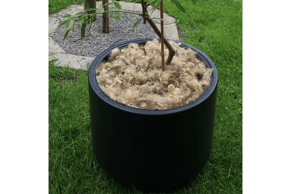 Garden wool flakes