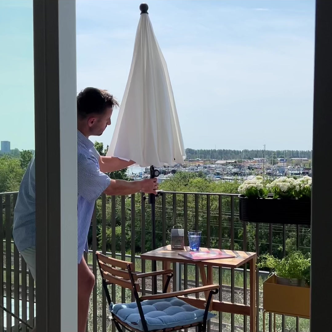 Jamila solid color parasol with tilt Ø150 cm