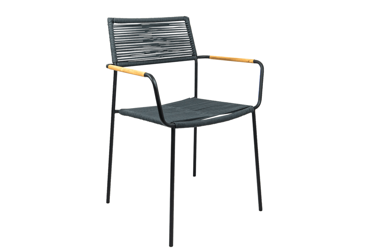 Freja wicker chair with armrest