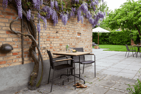 Mood classic chair with armrest