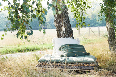 Pillowcase with 3 colored stripes and tassels 40 x 60 cm