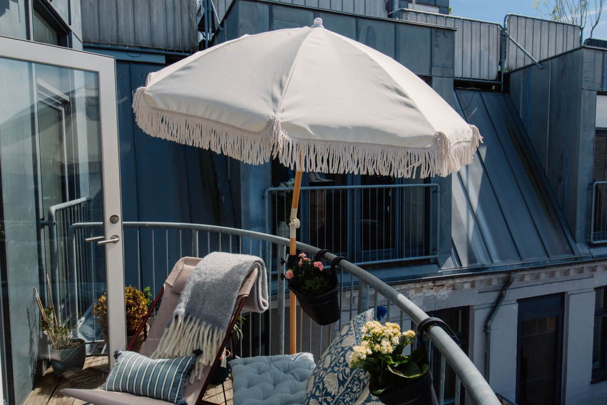Stine solid color parasol with tilt Ø160 cm