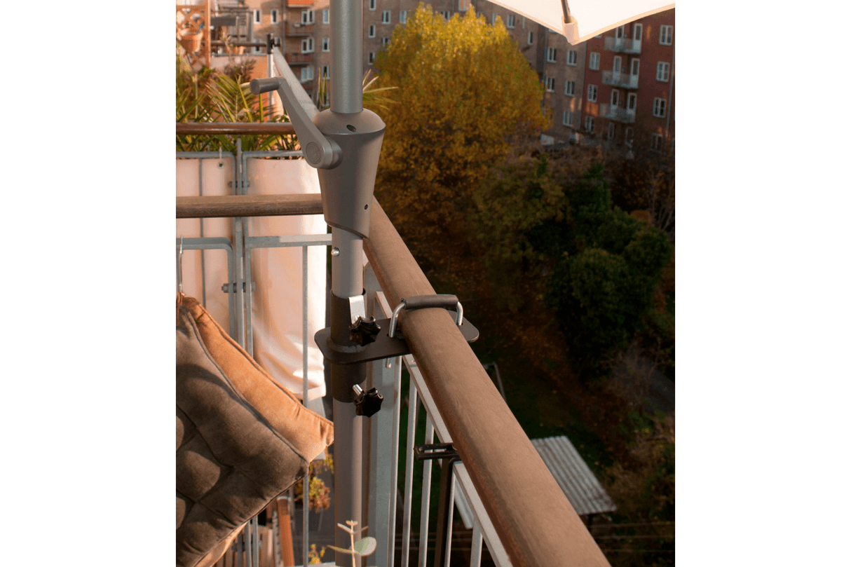 Tyge parasol bracket